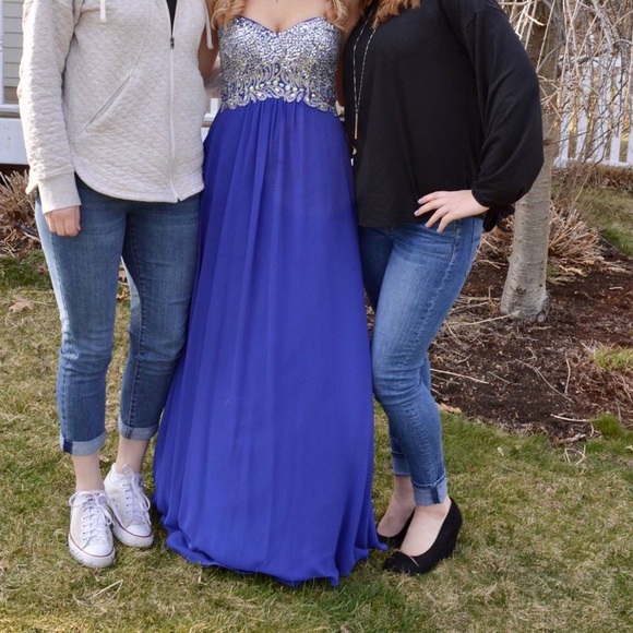 Beautiful royal blue prom dress size 2! - Picture 2 of 4